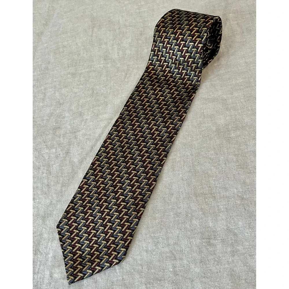 🇺🇲 Jos A Bank Silk Tie Hand Sewn USA 58x3 5/8 Burgundy Gold Herringbone